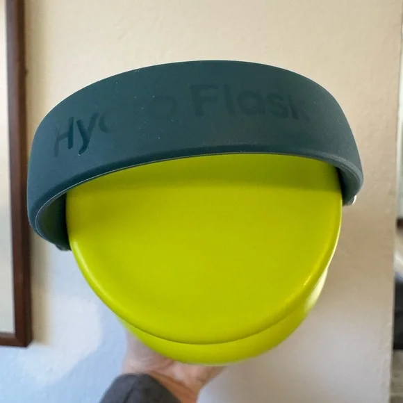 Hydro Flask 32 oz Wide Mouth Insulated Water Bottle - Picture 2 of 2